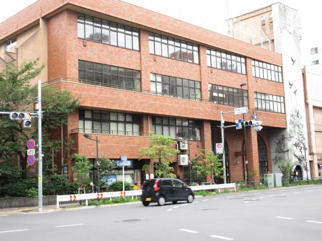 台東区立根岸小学校：414m