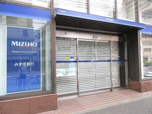 みずほ銀行動坂支店：70m