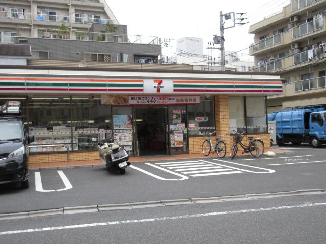 セブンイレブン荒川東日暮里2丁目店：307m