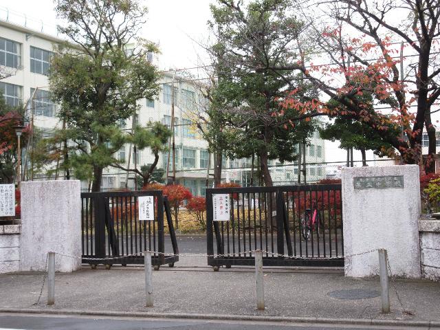 荒川区立第五中学校：515m