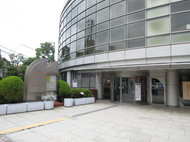 荒川区立南千住図書館：488m