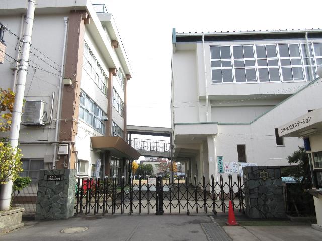 荒川区立尾久西小学校：620m