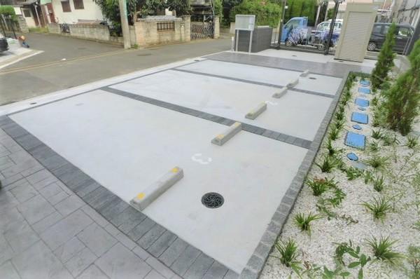 アリス（101） 駐車場