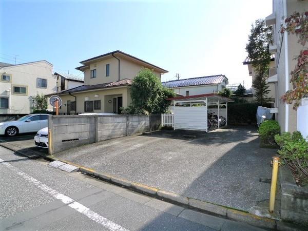 キャピタル高松台（203） 駐車場