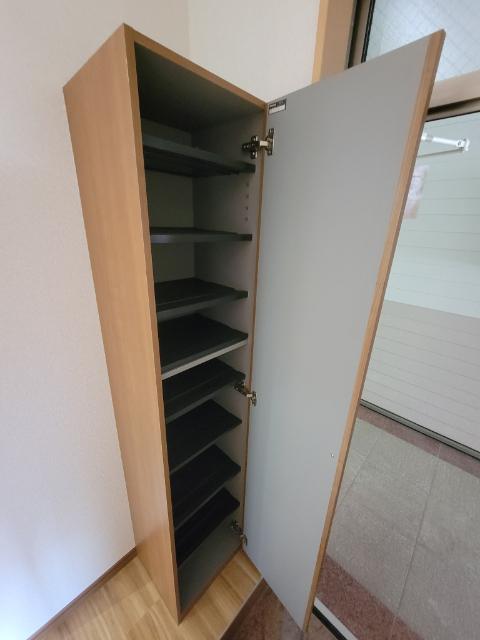 メゾンのびとめ（106） 収納