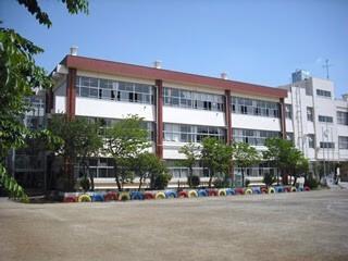 朝霞市立朝霞第三小学校：409m