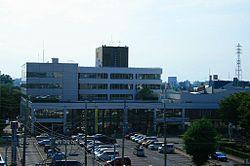 朝霞市役所：907m
