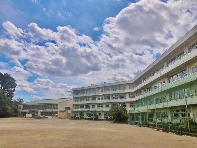 志木市立志木中学校：1306m