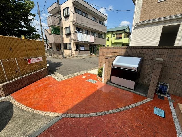 ジュネス（101） エントランス