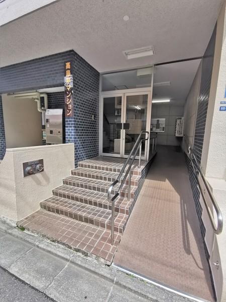 高島平マンション エントランス