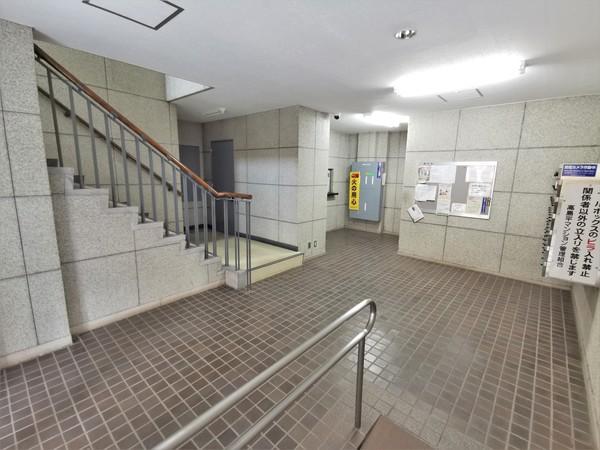 高島平マンション エントランス