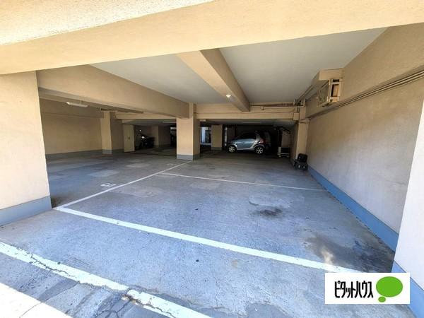 朝霞サニーハイツ壱番館 駐車場