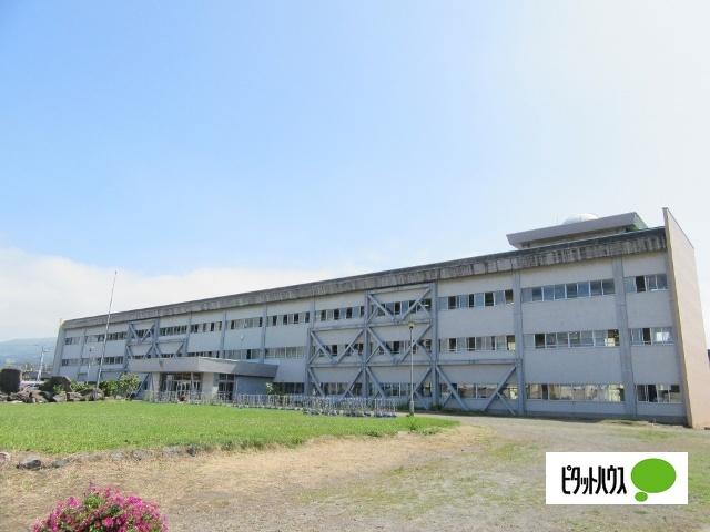 伊達市立伊達小学校：523m