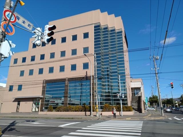 伊達信用金庫本店：1615m