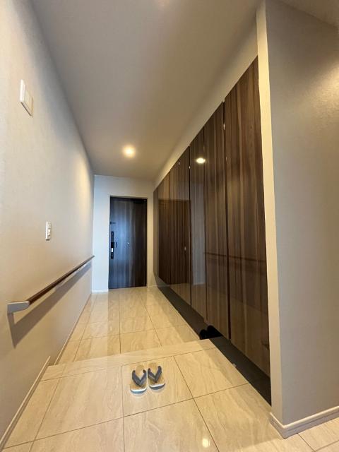 デュオヒルズ城内（1404） 玄関