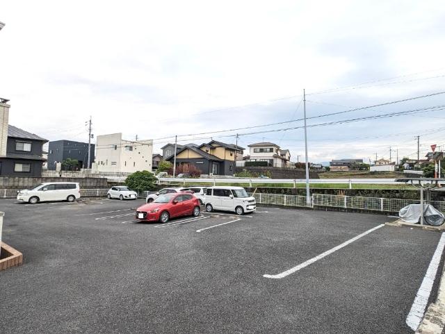サニーヒルズ 駐車場