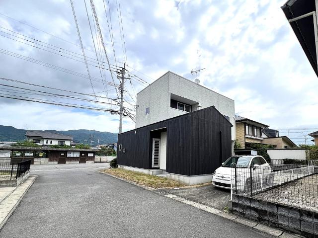 南西側から撮影