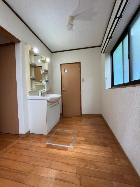 川副町犬井道　戸建て 洗面