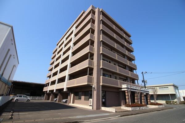 コンビニやスーパー徒歩圏内！