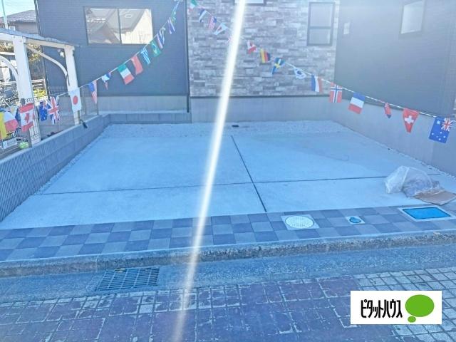 カースペース並列２台駐車可能