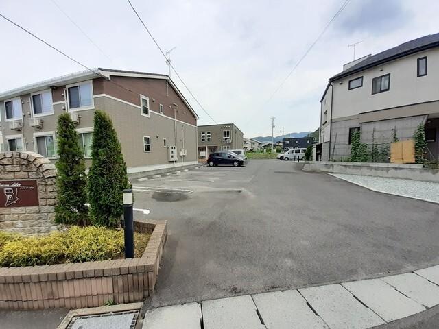 メゾン　リーブル（102） 駐車場