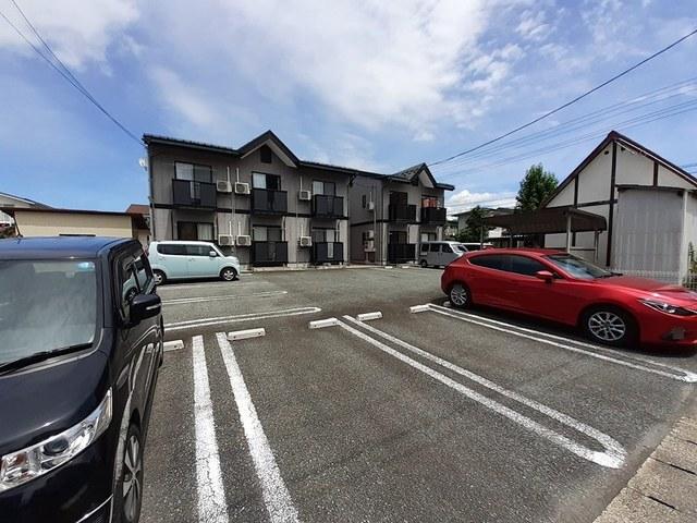 ペアフィ−ルド（104） 駐車場