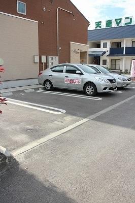クローバー　ハウス（201） 駐車場
