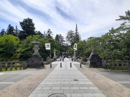 上杉神社：550m
