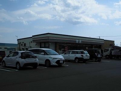 セブンイレブン蒲生田店：850m