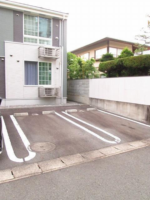 アンダンテ（202） 駐車場