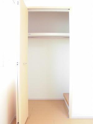メゾン　ドゥ　ソレイユ（204） 収納