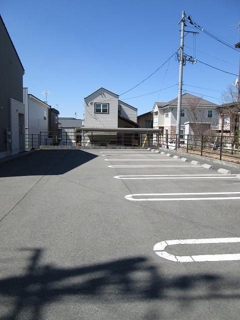 アーバン桜神（204） 駐車場