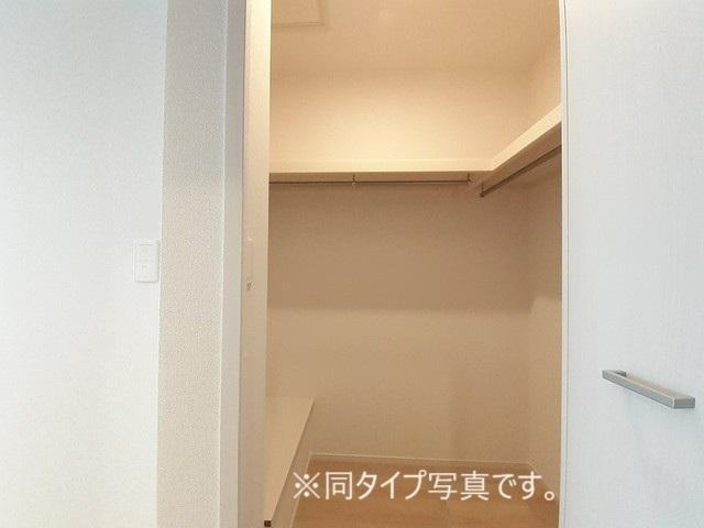 ソルナシエンテ　ウエスト（202） 収納