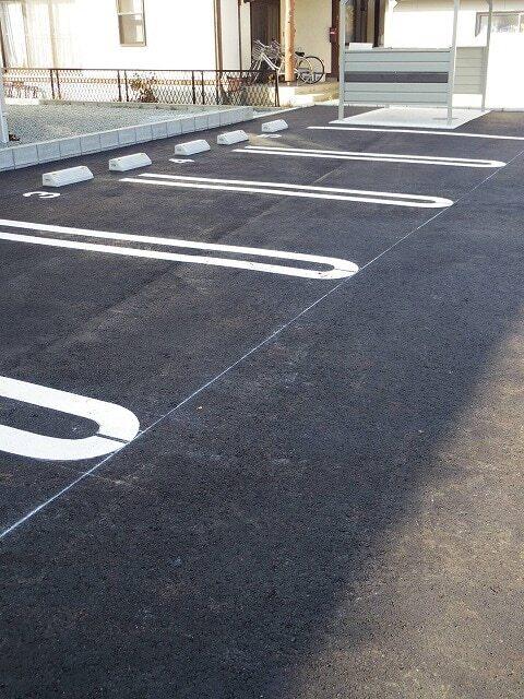 グランドホープ参番館（202） 駐車場