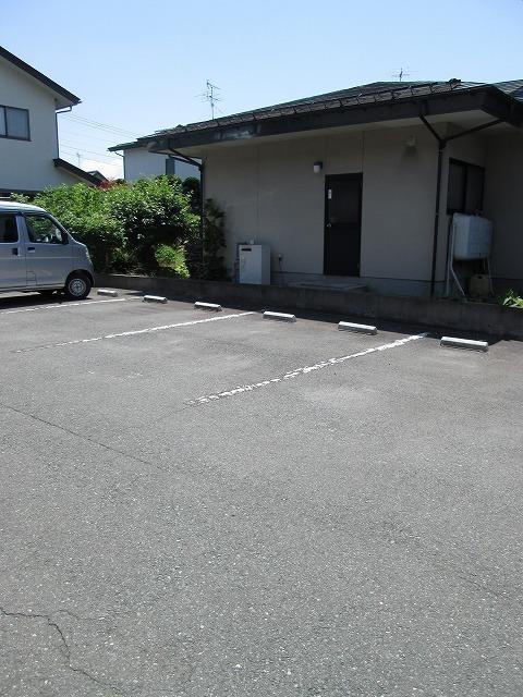 陽々館（203） 駐車場