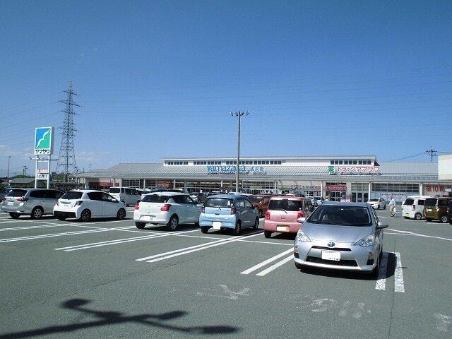 ヤマザワ：180m
