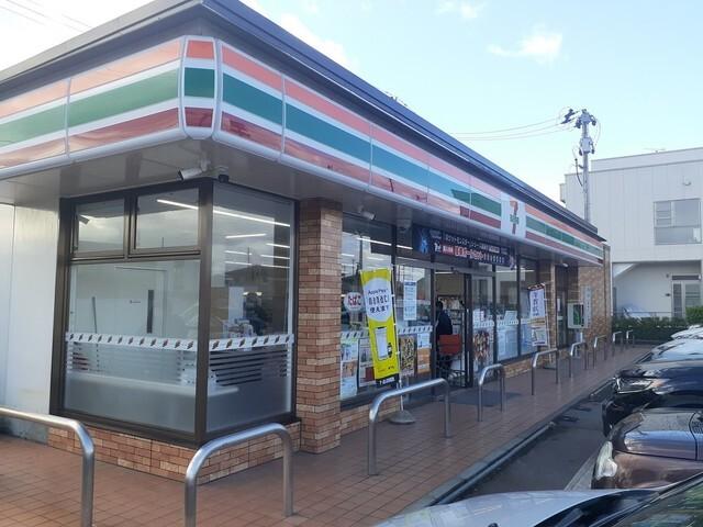 セブンイレブン：600m