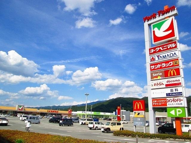 ヨークタウン：3700m