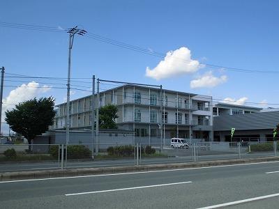 南沼原小学校：650m
