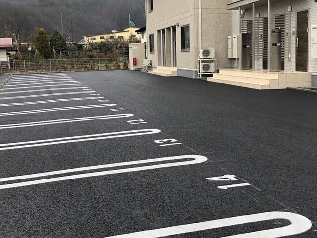 バレンタインハウス和合町（205） 駐車場