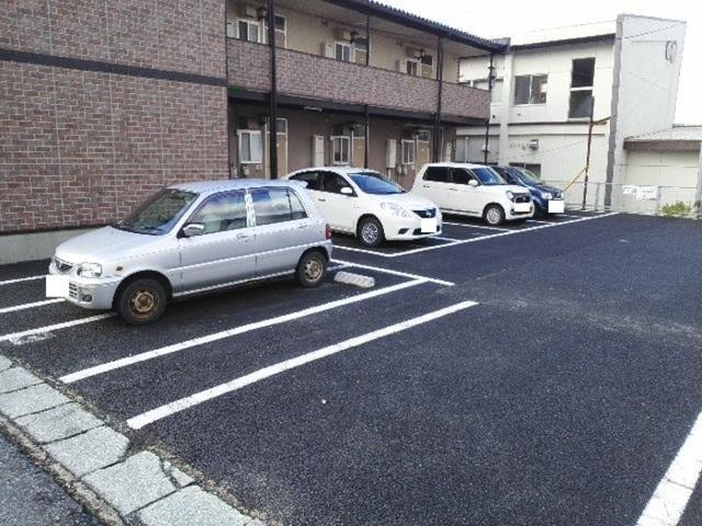 千歳山ハイツ（203） 駐車場