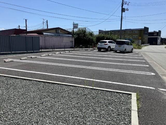 スマーク東（102） 駐車場