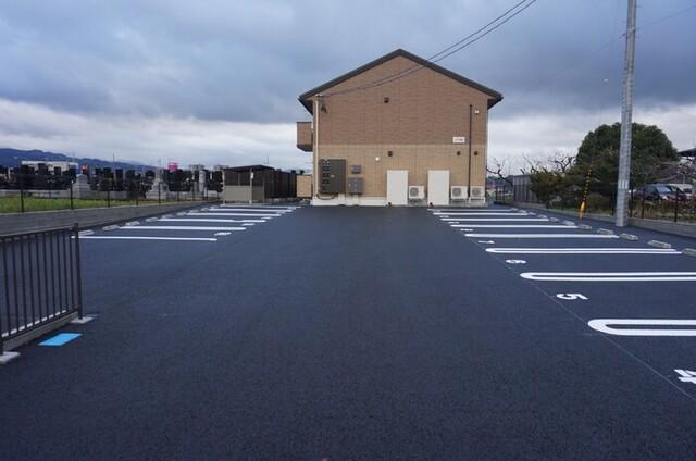 オーブ南館（101） 駐車場