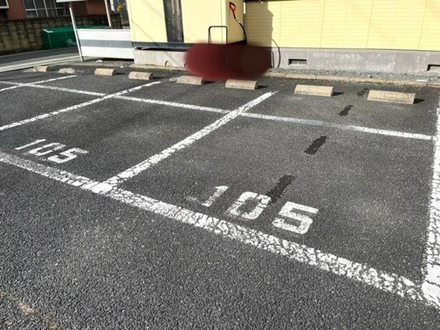 シャルマン・ロージェ（105） 駐車場