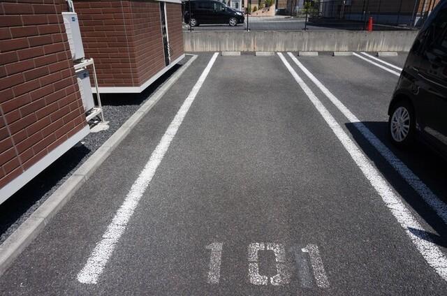 セジュール・リバーサイド　弐番館（101） 駐車場
