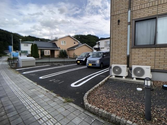 ブランソレイユ（202） 駐車場