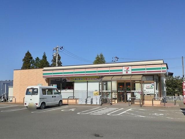 セブンイレブン米沢杉の目店：454m