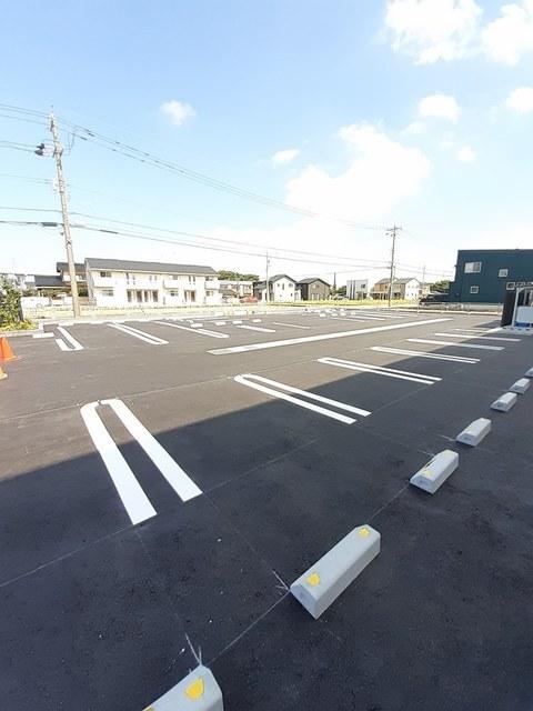 イーリスコート（202） 駐車場