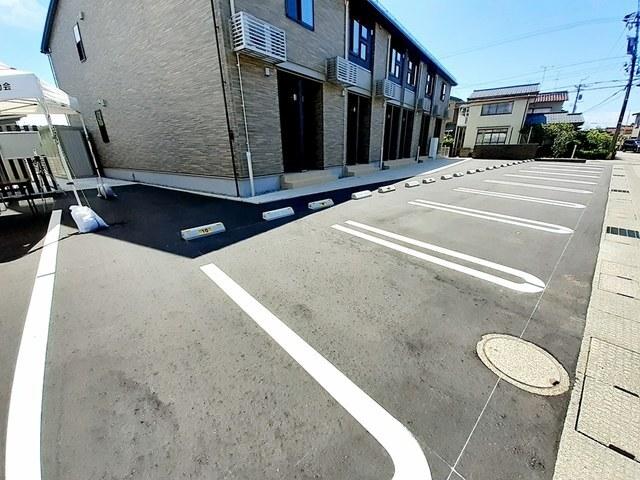 ラ・ガーディア（204） 駐車場