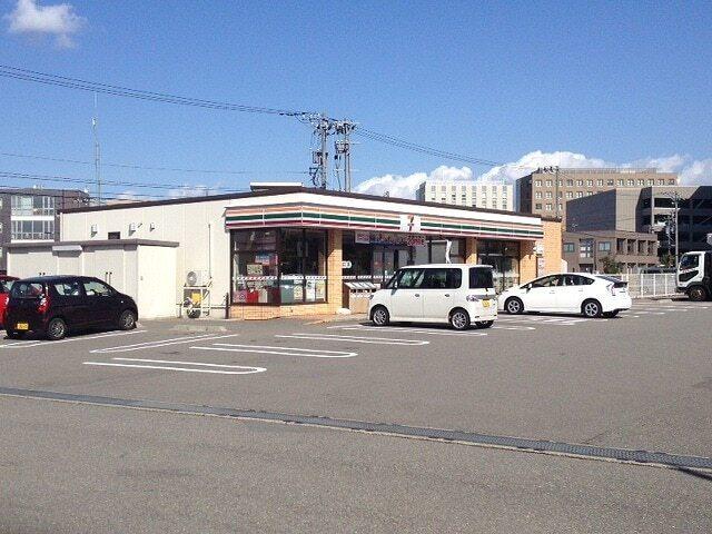 セブンイレブン金沢鞍月４丁目店：90m